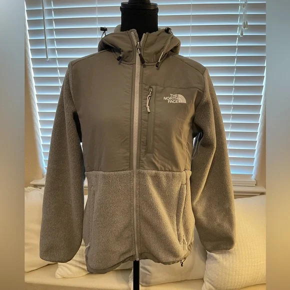 The North Face Gray Denali Fleece Jacket - Picture 4 of 14